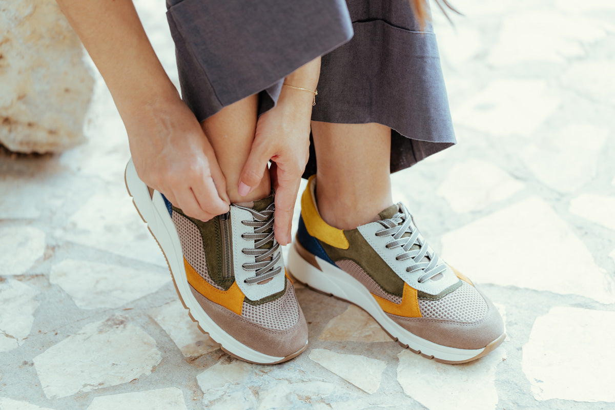 RIGA MULTICOLOR, D'Torres®, ZAPATILLA DEPORTIVA URBANA DE MUJER, MUY CÓMODA CON HORMA AMPLIA PARA ADAPTAR PLANTILLAS.