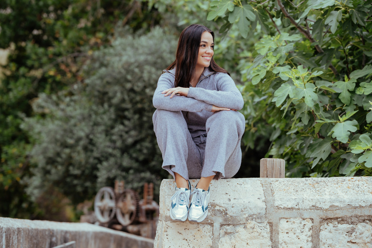 RIGA PLATA, D´Torres, ZAPATILLA DEPORTIVA URBANA DE MUJER, MUY CÓMODA CON HORMA AMPLIA PARA ADAPTAR PLANTILLAS.