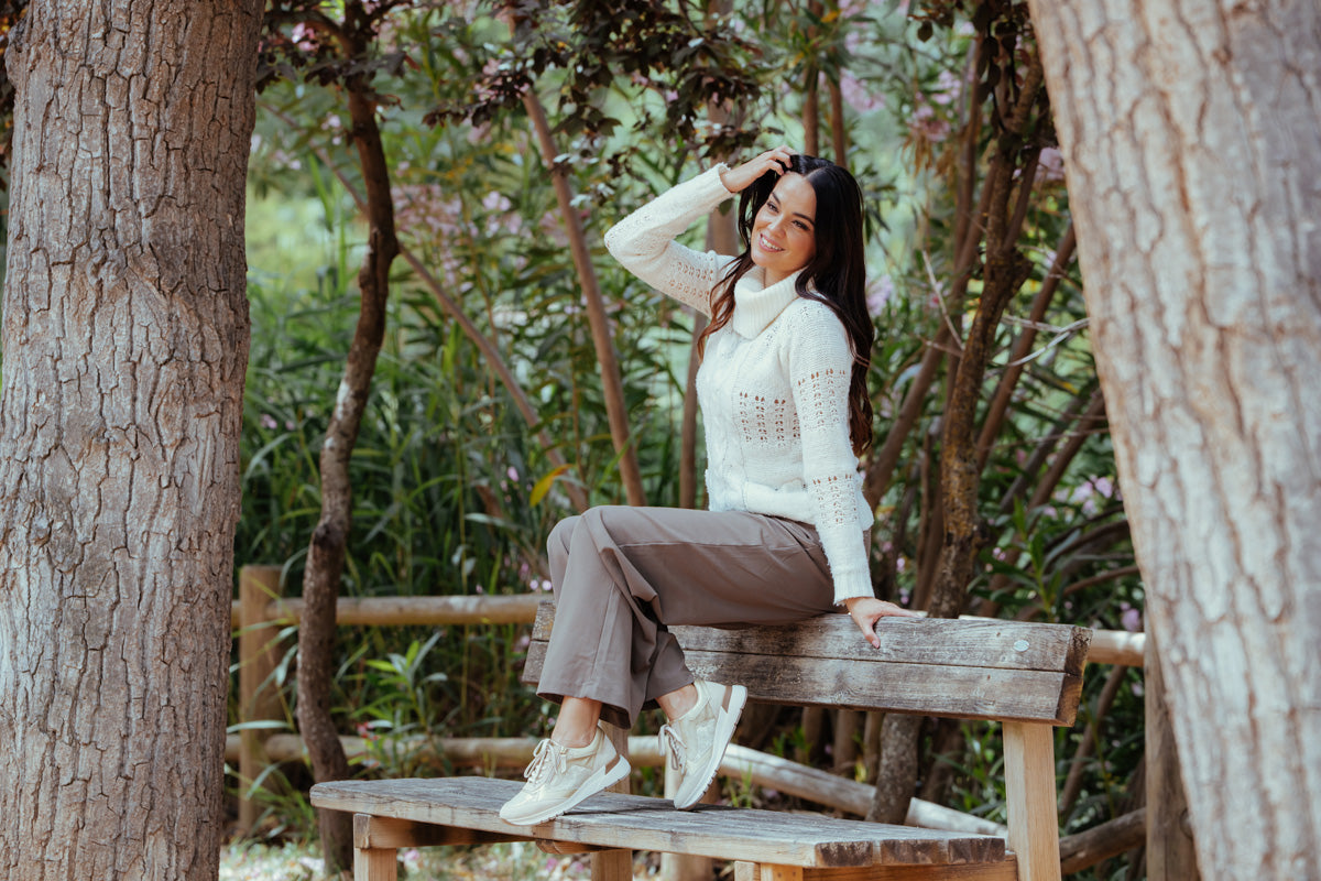 RIGA BEIGE, D'Torres®, ZAPATILLA DEPORTIVA URBANA DE MUJER, MUY CÓMODA CON HORMA AMPLIA PARA ADAPTAR PLANTILLAS.