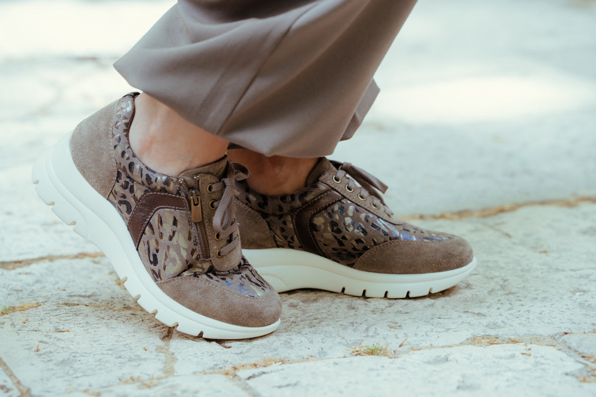 JUDITH TAUPE D'TORRES®, ZAPATO ANATÓMICO DE MUJER , DISEÑADO PARA PIES DELICADOS, HORMA AMPLIA H.