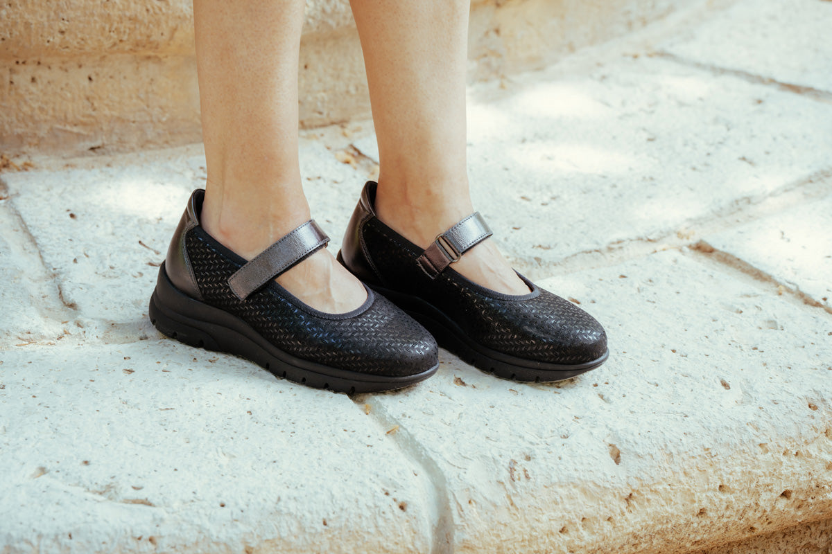 MARY JANE NEGRO D'Torres®, ZAPATO TIPO MERCEDITAS ANATÓMICO DE MUJER, DISEÑADO PARA PIES DELICADOS, HORMA AMPLIA H.