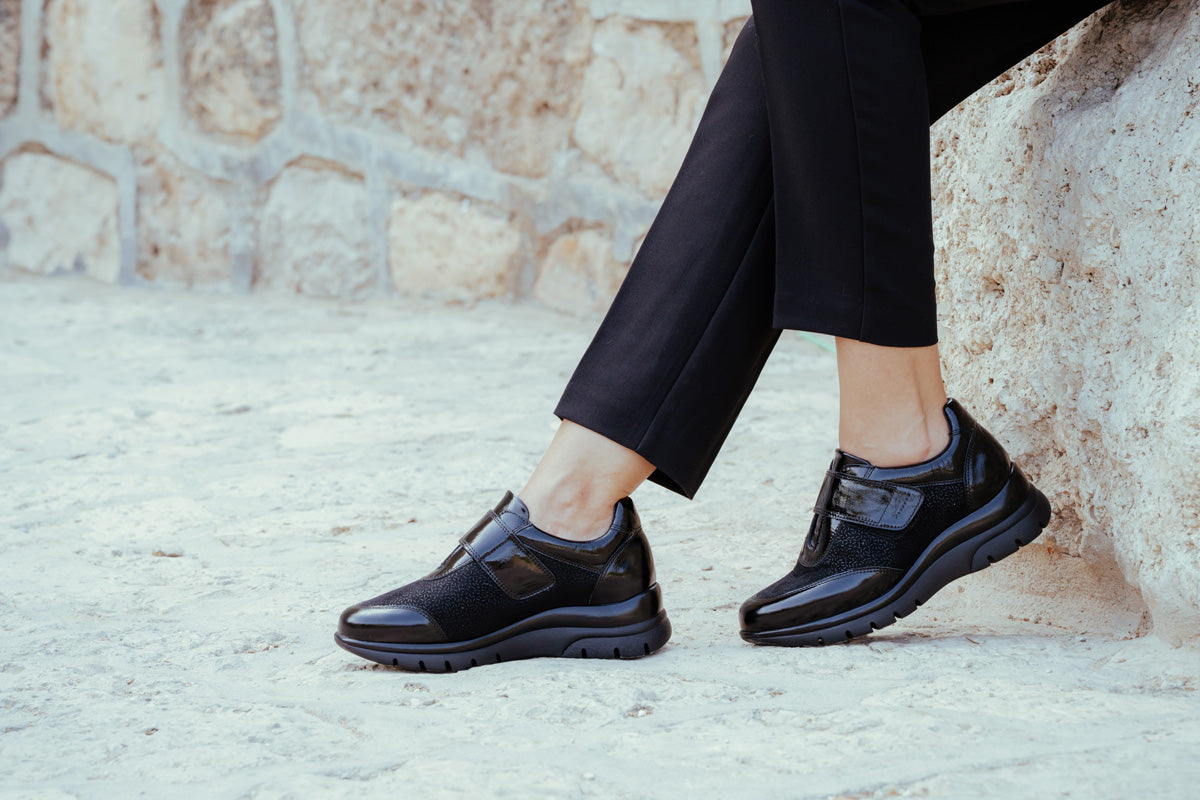 ABRIL NEGRO D'TORRES®, ZAPATO TIPO DEPORTIVO ANATÓMICO DE MUJER, DISEÑADO PARA PIES DELICADOS, HORMA AMPLIA H.